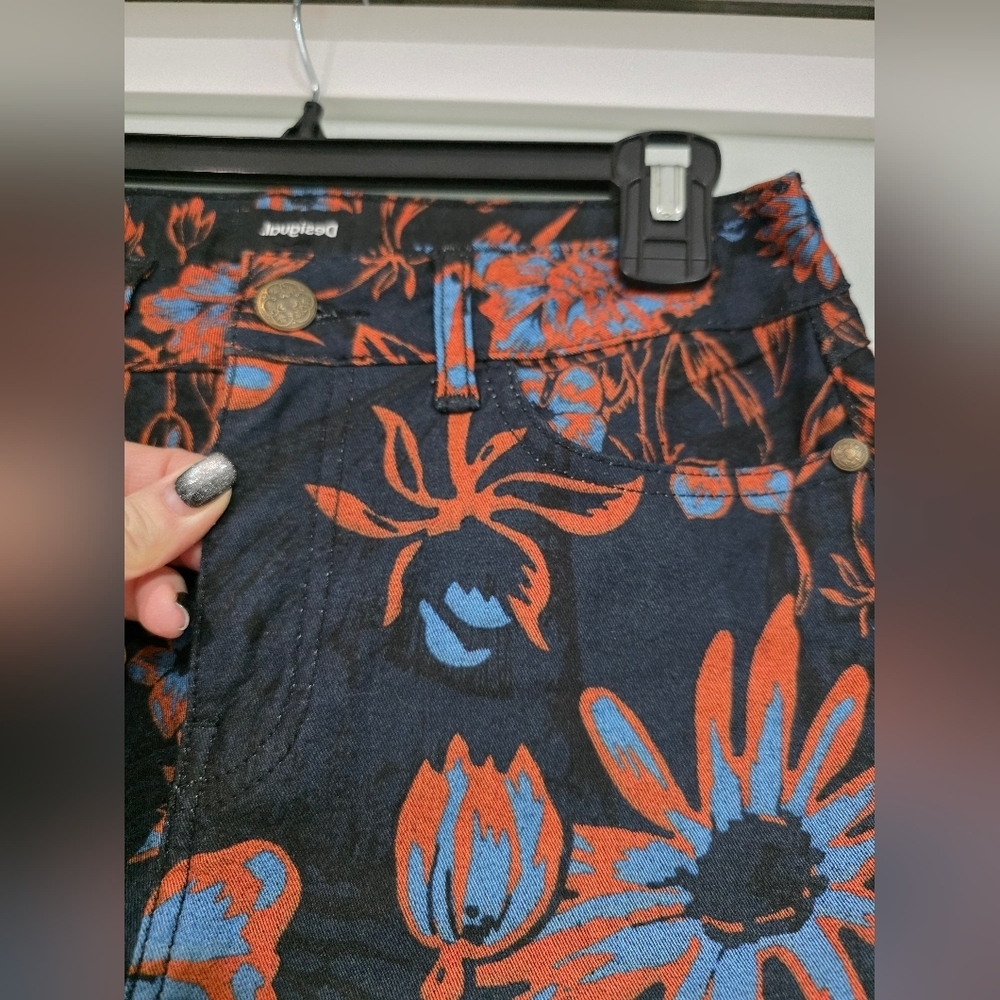 Desigual “Beflower” Floral Cropped Skinny Pants Size 38 (US 4) Stretch - Picture 9 of 15